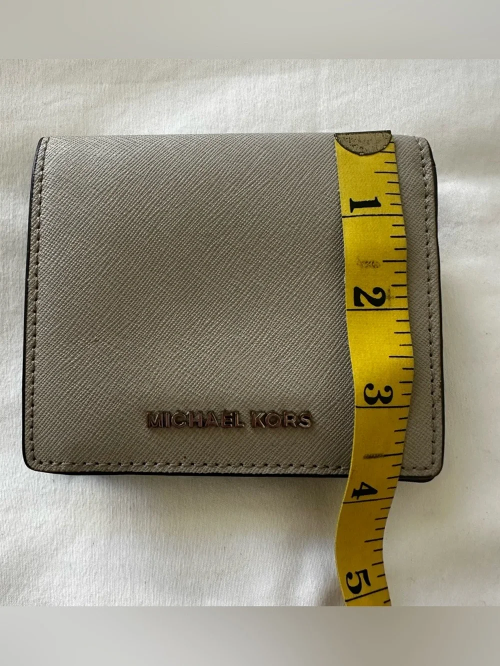 MICHAEL KORS Jet Set Small Saffiano Leather Wallet in Taupe or Light Tan